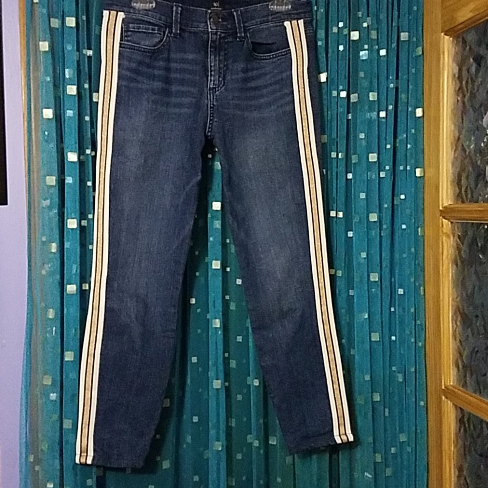 Sneak Peek Jeans